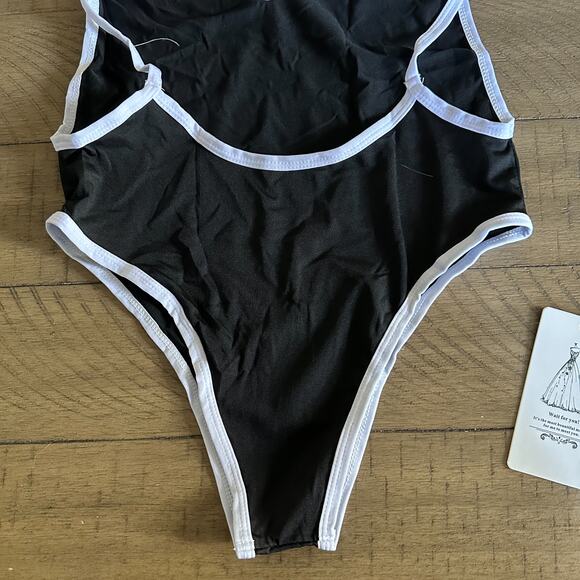 Sexy black and white Ursumy bathing suit NWT Size Large - Picture 6 of 6